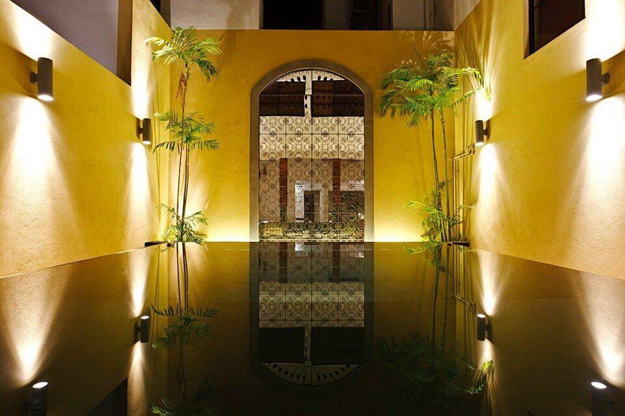 Colombo Court Hotel & Spa Exterior photo