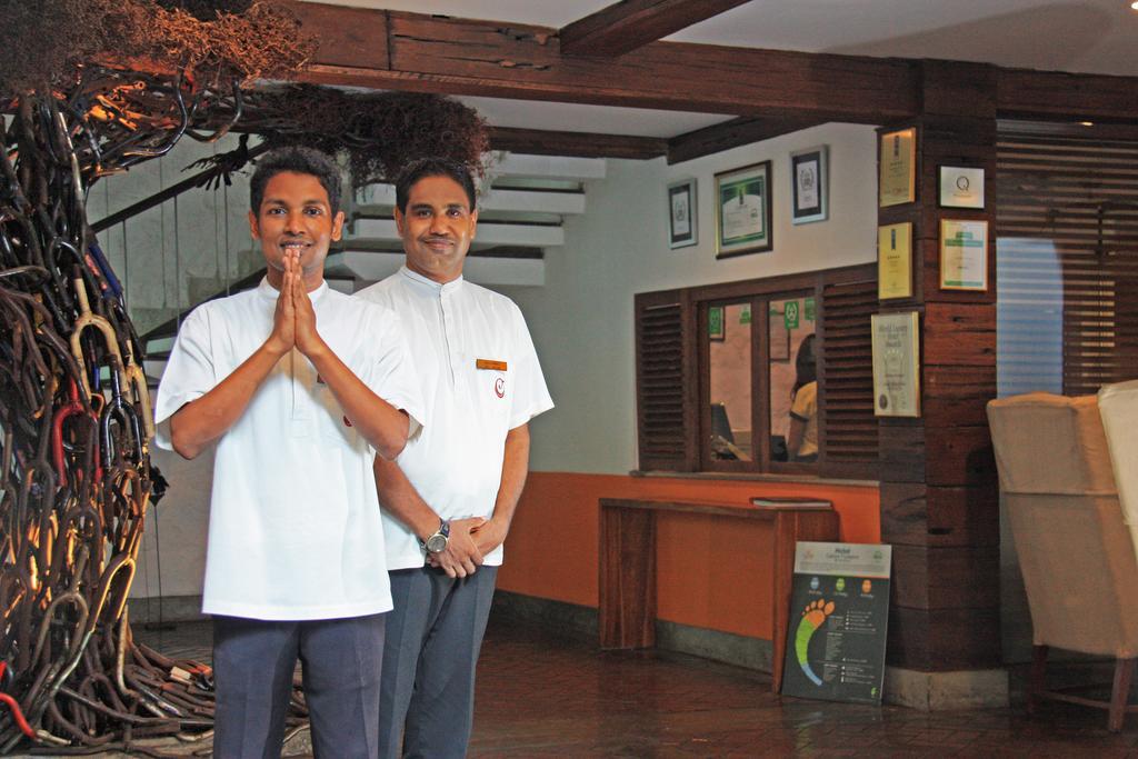 Colombo Court Hotel & Spa Exterior photo