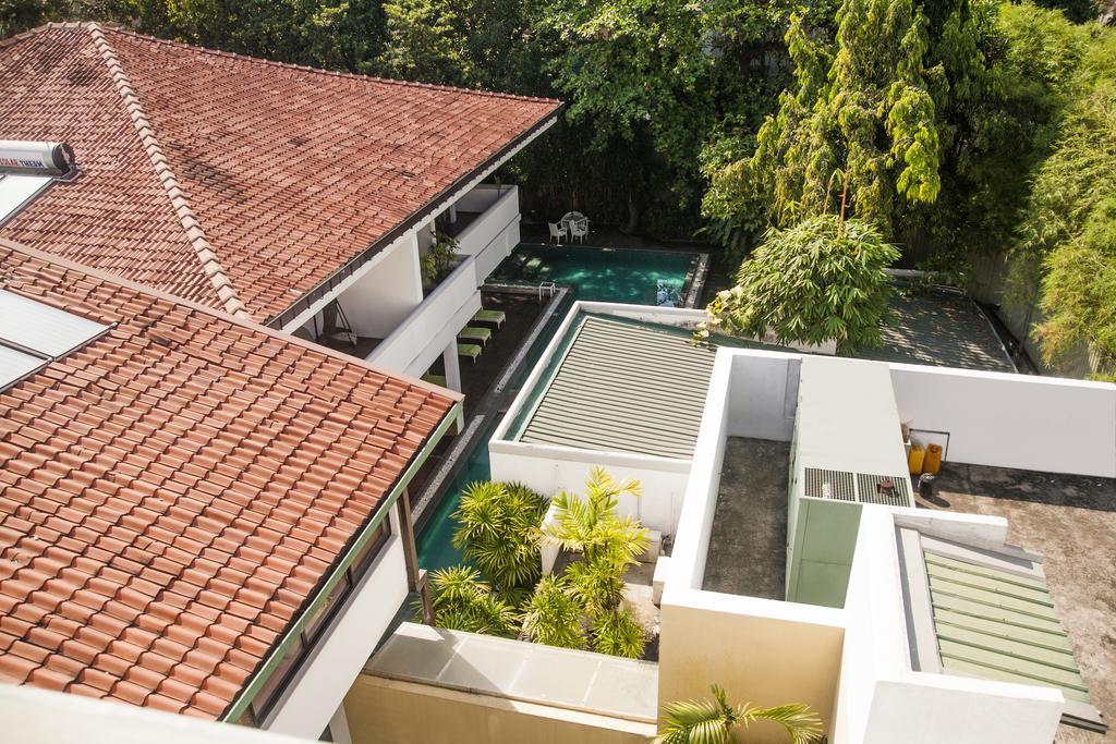 Colombo Court Hotel & Spa Exterior photo