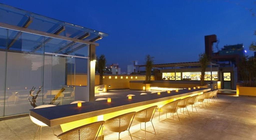 Colombo Court Hotel & Spa Exterior photo