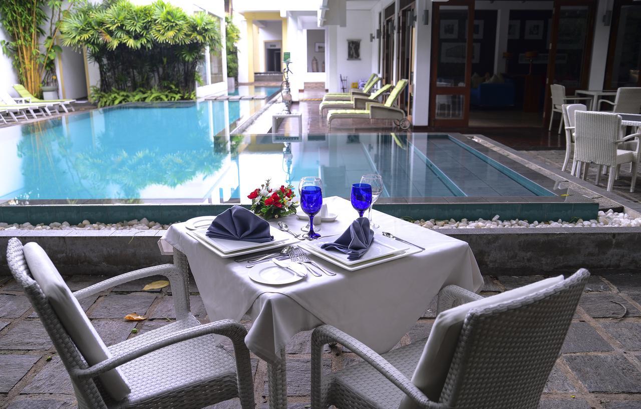 Colombo Court Hotel & Spa Exterior photo